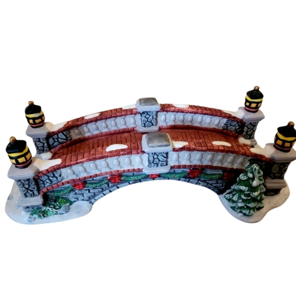 Heartland Valley Village Porcelain Bridge Deluxe O'Well Christmas Scene Vintage - Picture 1 of 9
